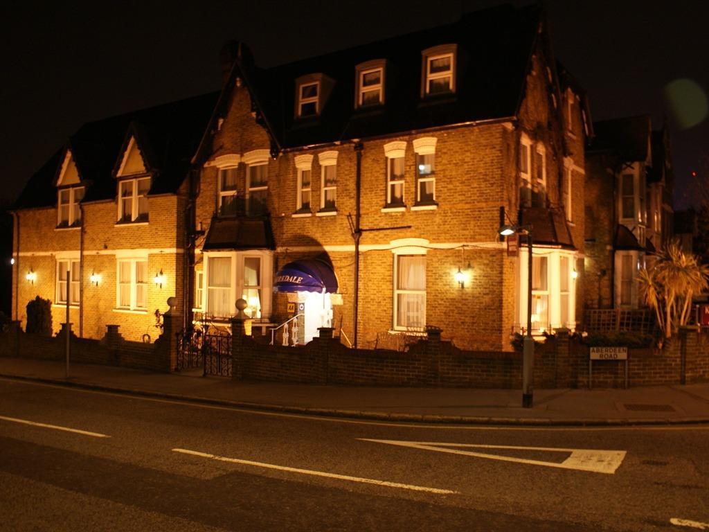 Kirkdale Hotel Кройдон Екстер'єр фото