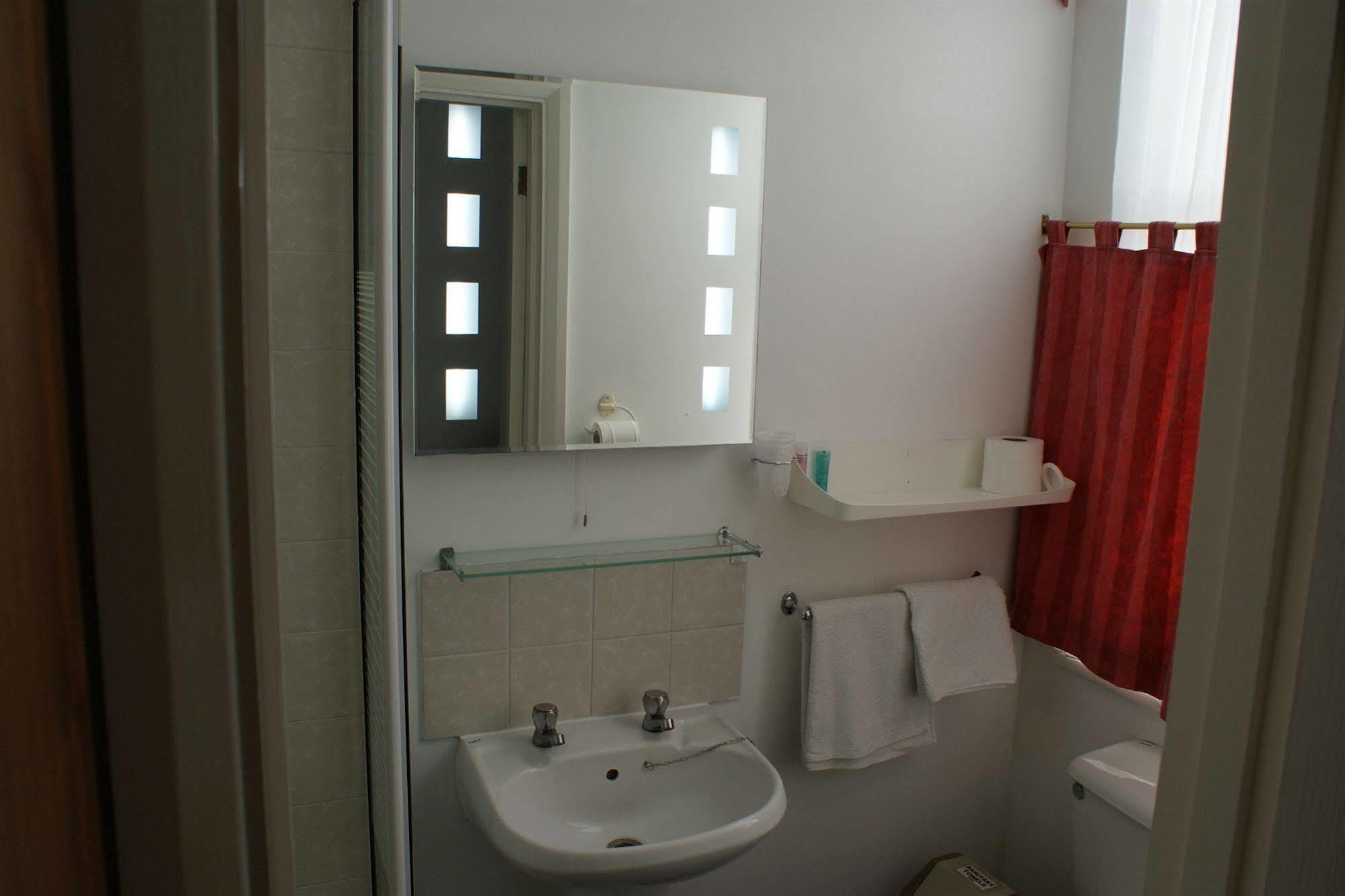 Kirkdale Hotel Кройдон Екстер'єр фото